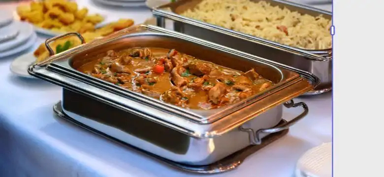 Estrogonofe de Carne, Frango e Legumes